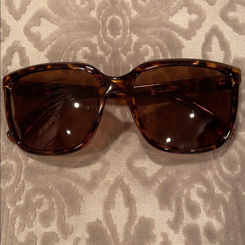 Sunglasses from Franco Sarto.